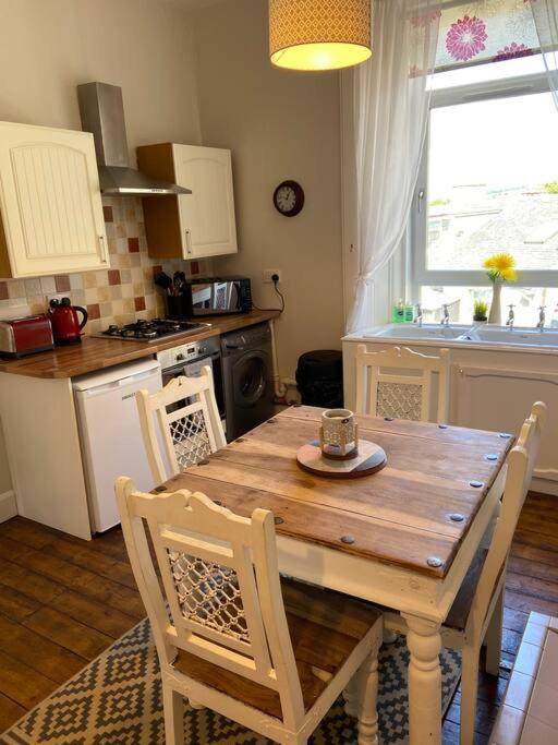 Beautiful Traditional Flat In The Center Of Largs. Dış mekan fotoğraf